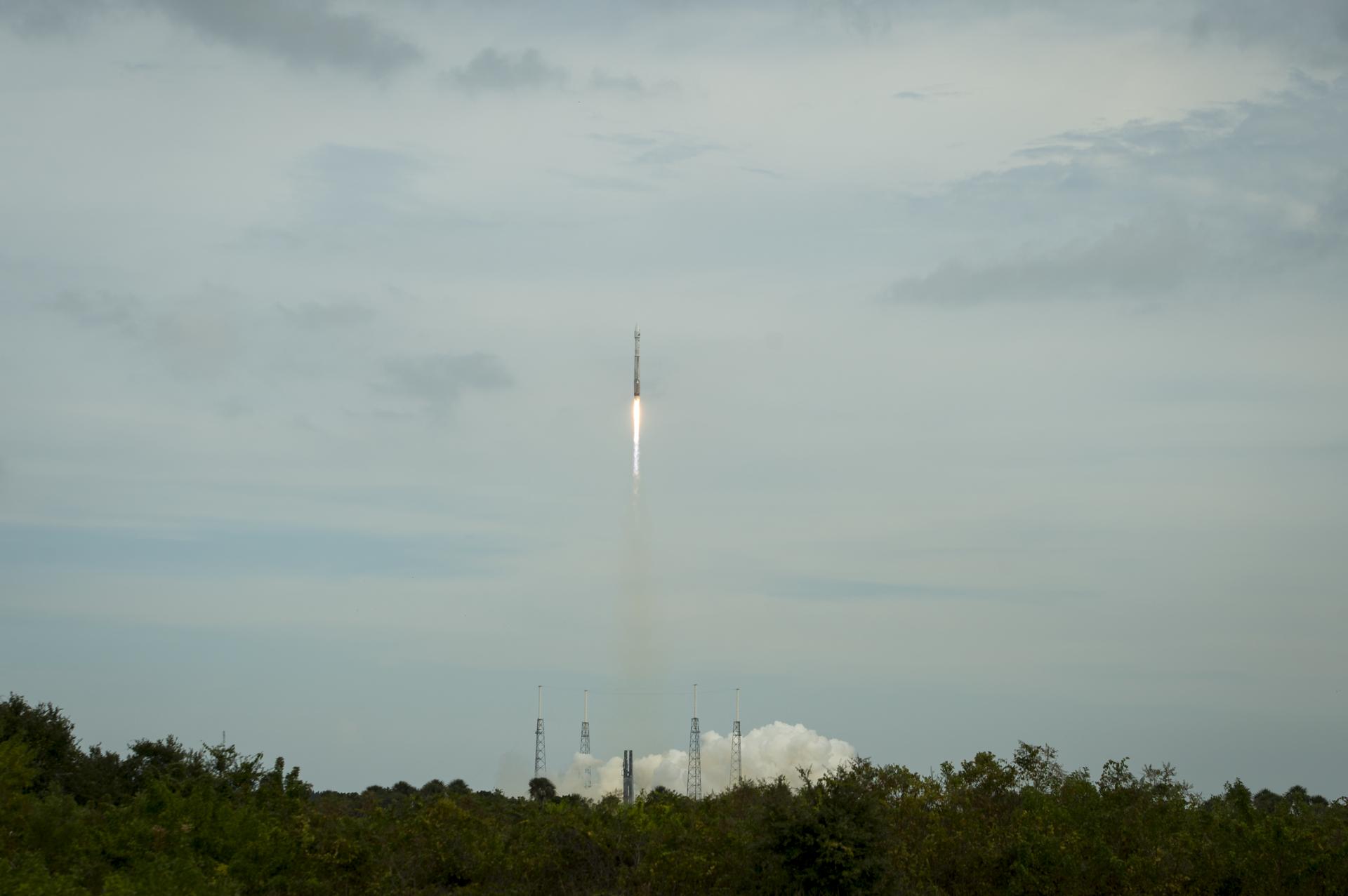 An Atlas V — first-stage power from the two-chamber RD-180 — launches NASA's MAVEN spacecraft in November 2013 (NASA)
