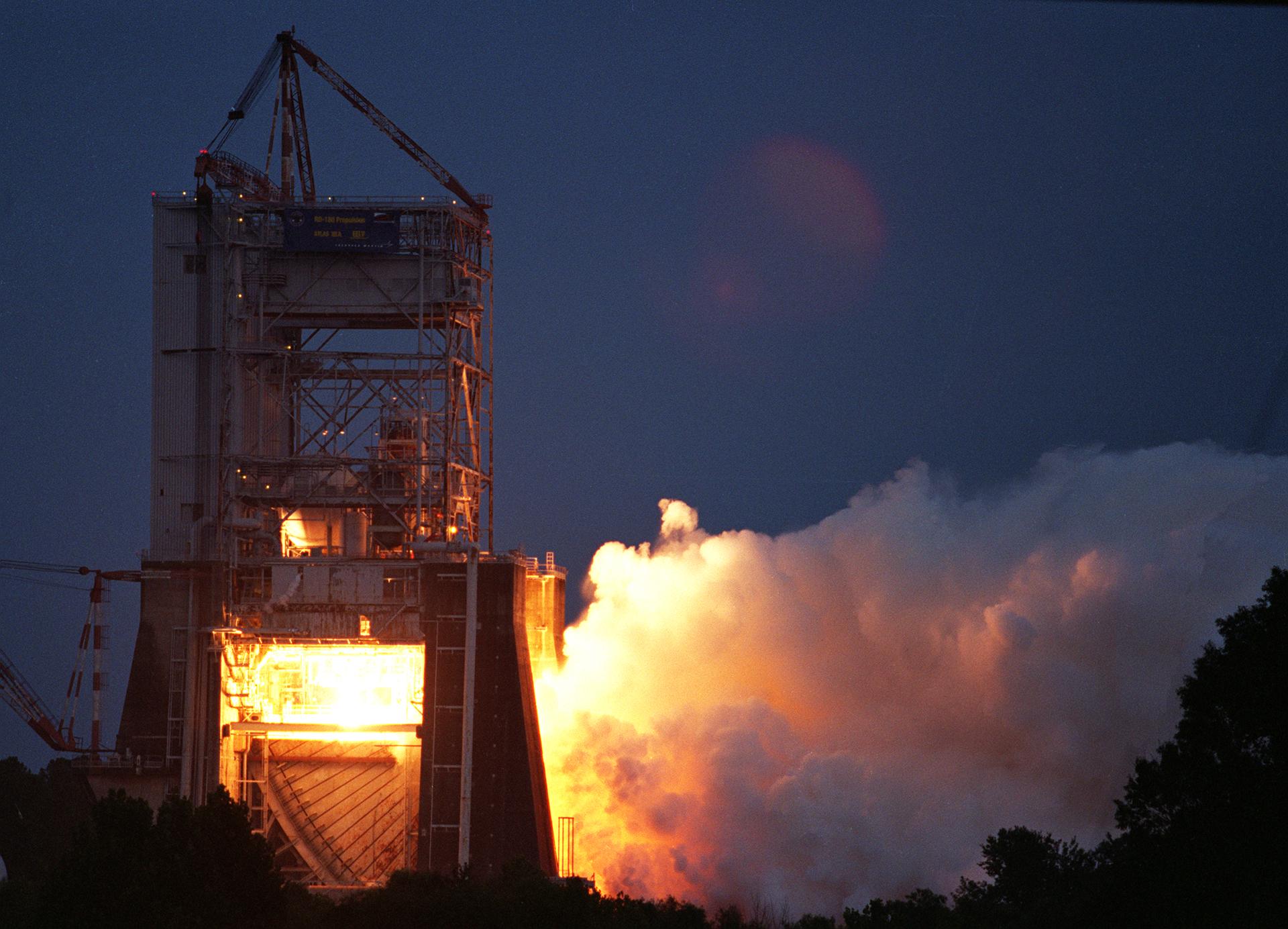 NASA engineers test the Russian-built RD-180 kerosene-liquid oxygen engine at Marshall Space Flight Center in 1998 — the same kerolox propulsion class as China's YF-100 (NASA)