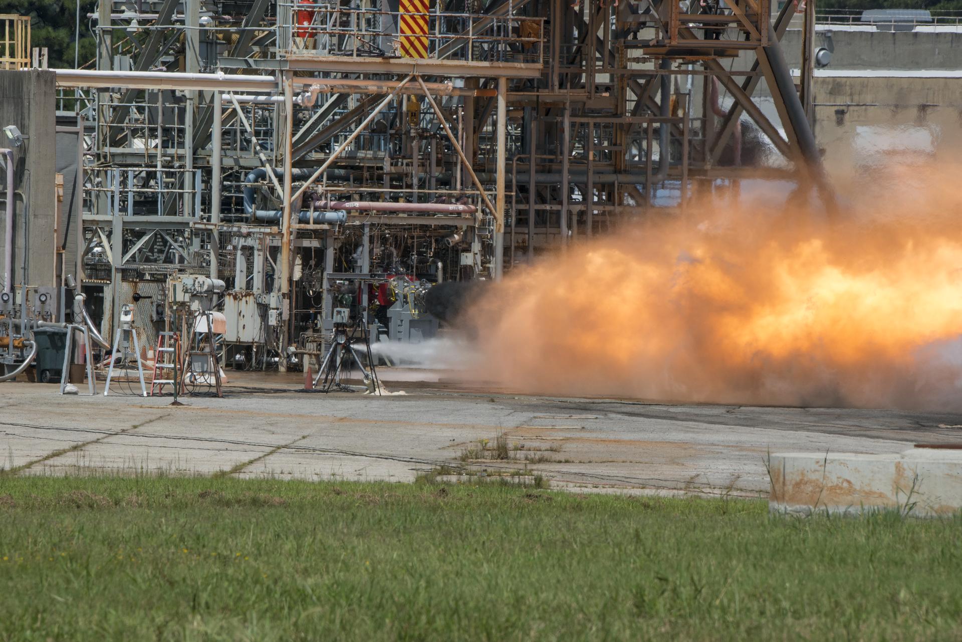 An F-1 engine gas generator test at NASA's Marshall Space Flight Center — the F-1's roughly 83:1 thrust-to-weight ratio defined the pre-NK-33 era (NASA)