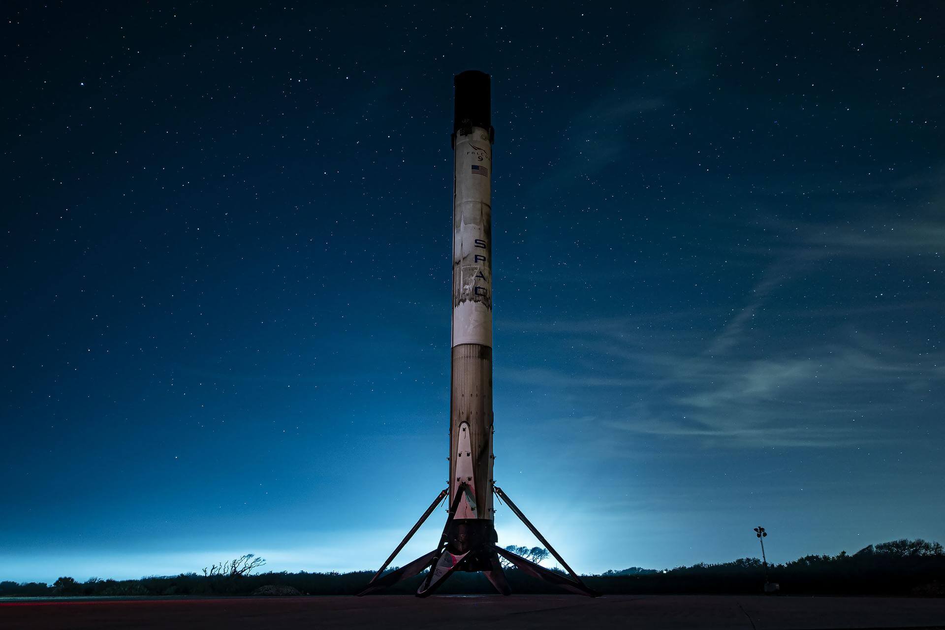 B1083 (Falcon 9)