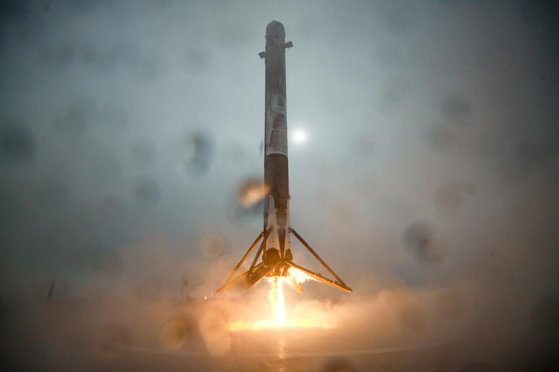 B1017 (Falcon 9)