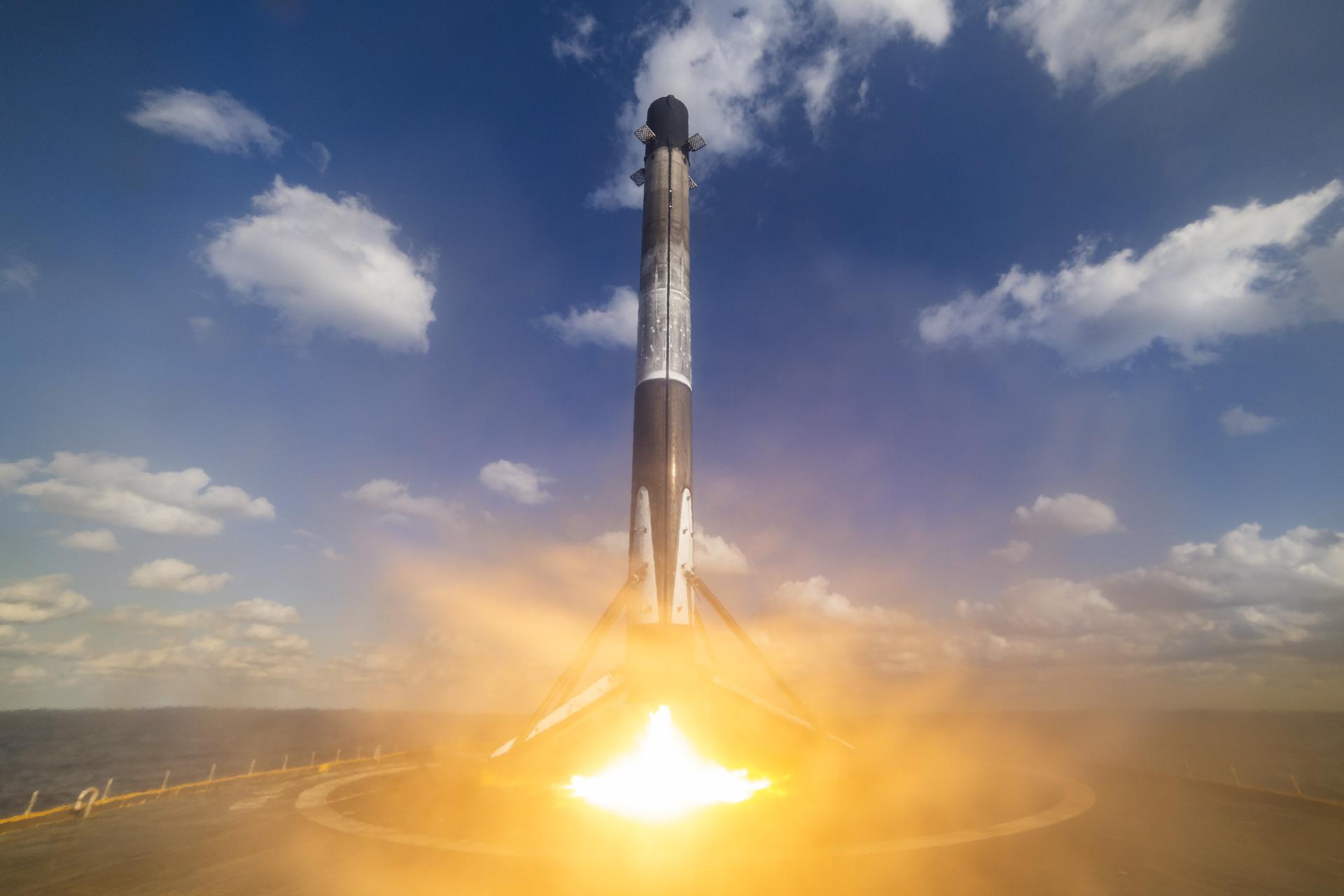 B1051 (Falcon 9)