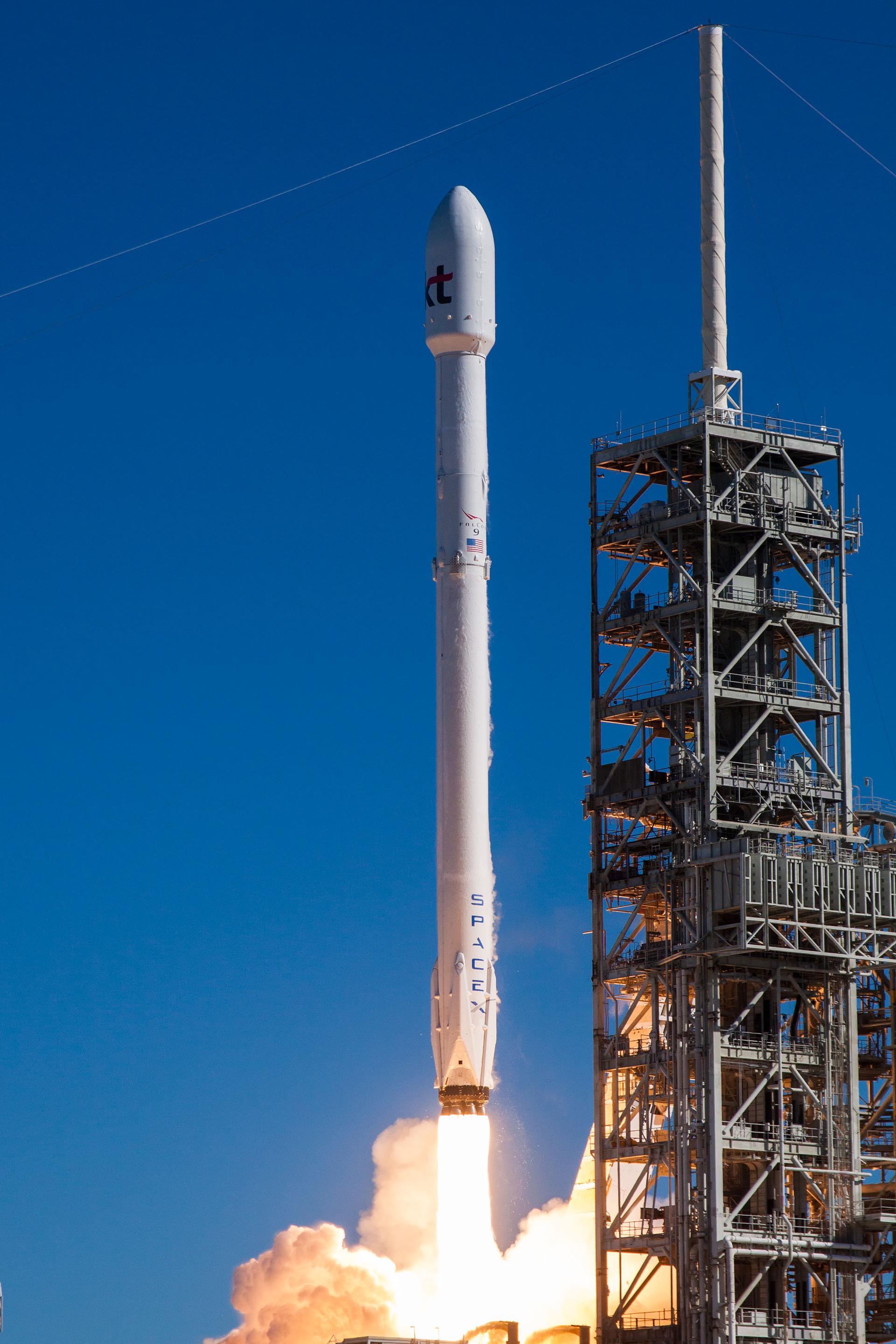 B1042 (Falcon 9)