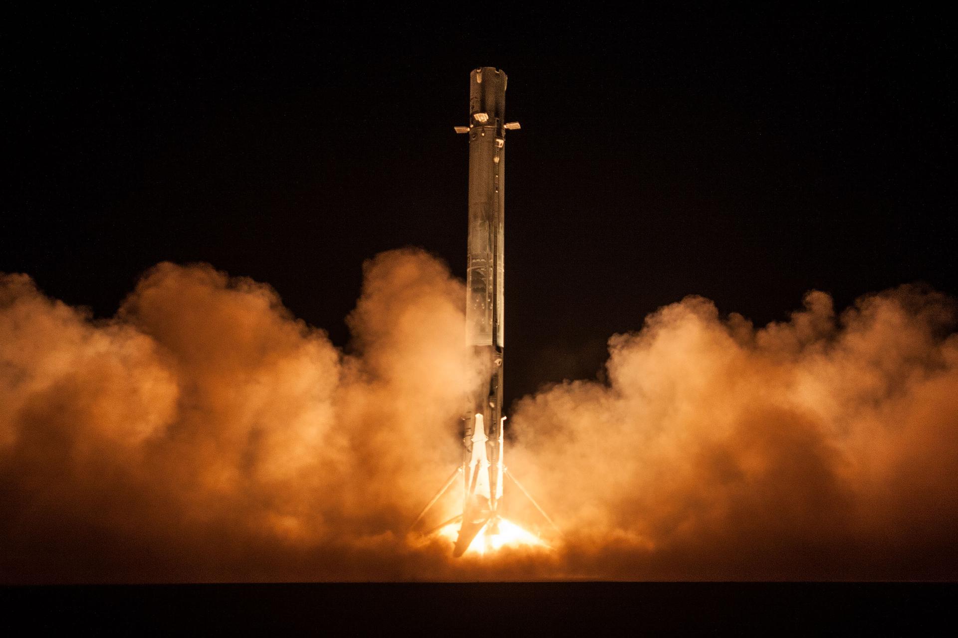 B1043 (Falcon 9)