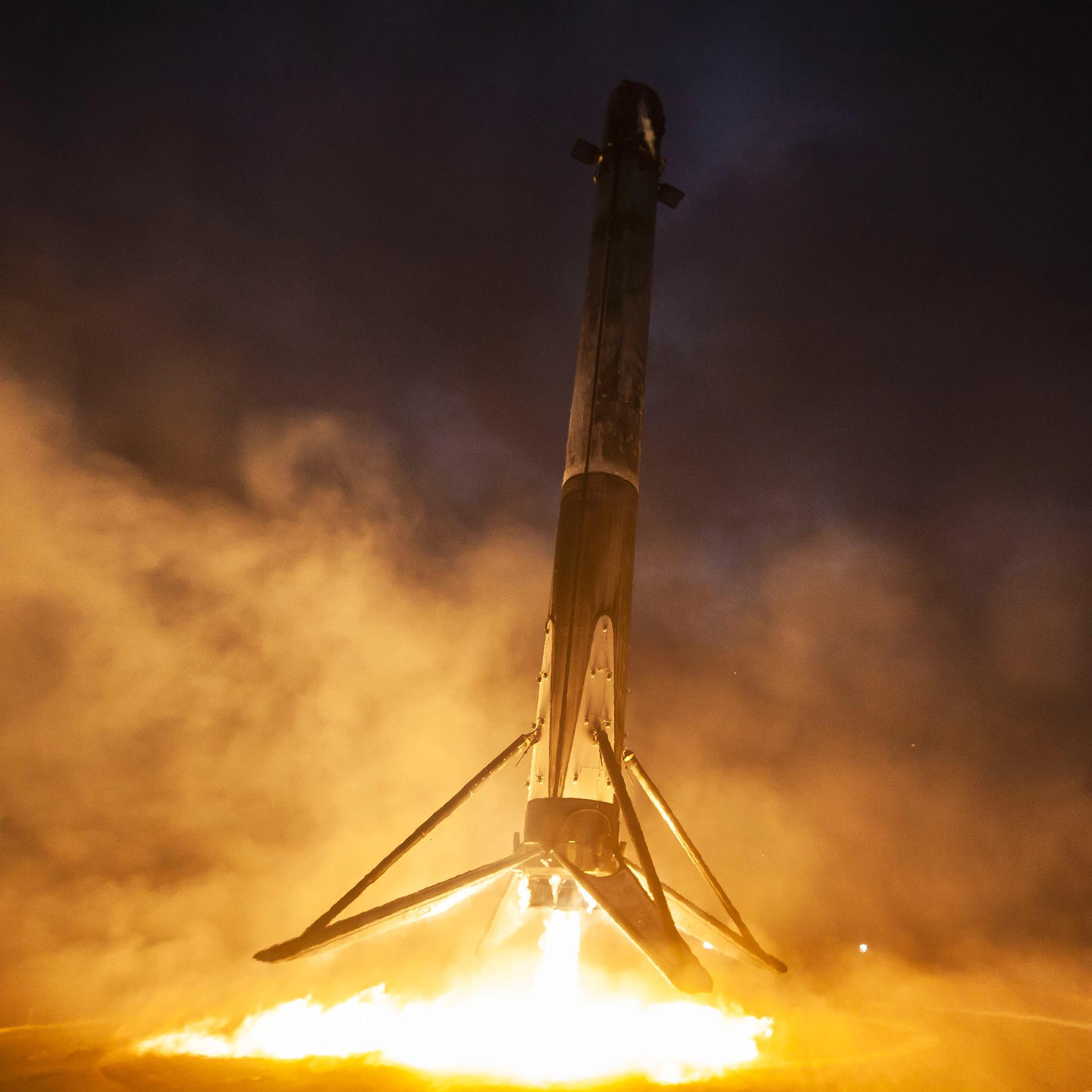 B1055 (Falcon Heavy)