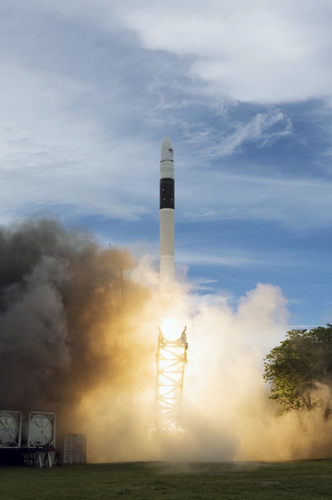 F1 B0005 (Falcon 1)