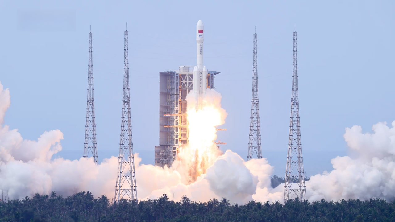 Figure 1: A Long March 7 rocket launching the Tianzhou cargo spacecraft from Wenchang (CC BY 4.0, China News Service)