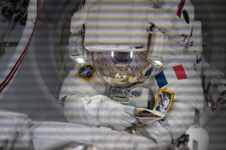 Third spacewalk completed for Sophie Adenot